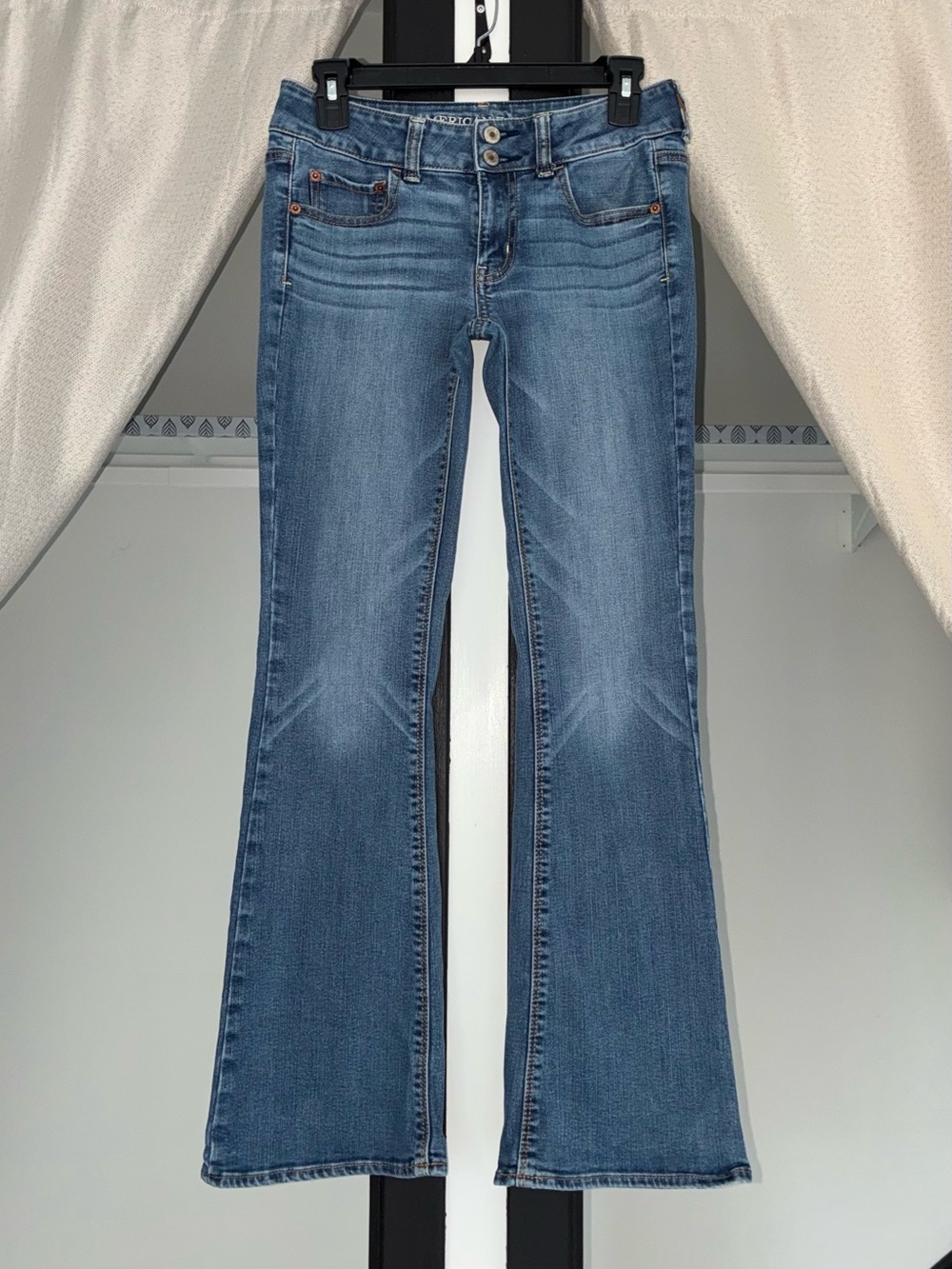 AE - Artist Low Rise Jeans - Picture 2 of 9